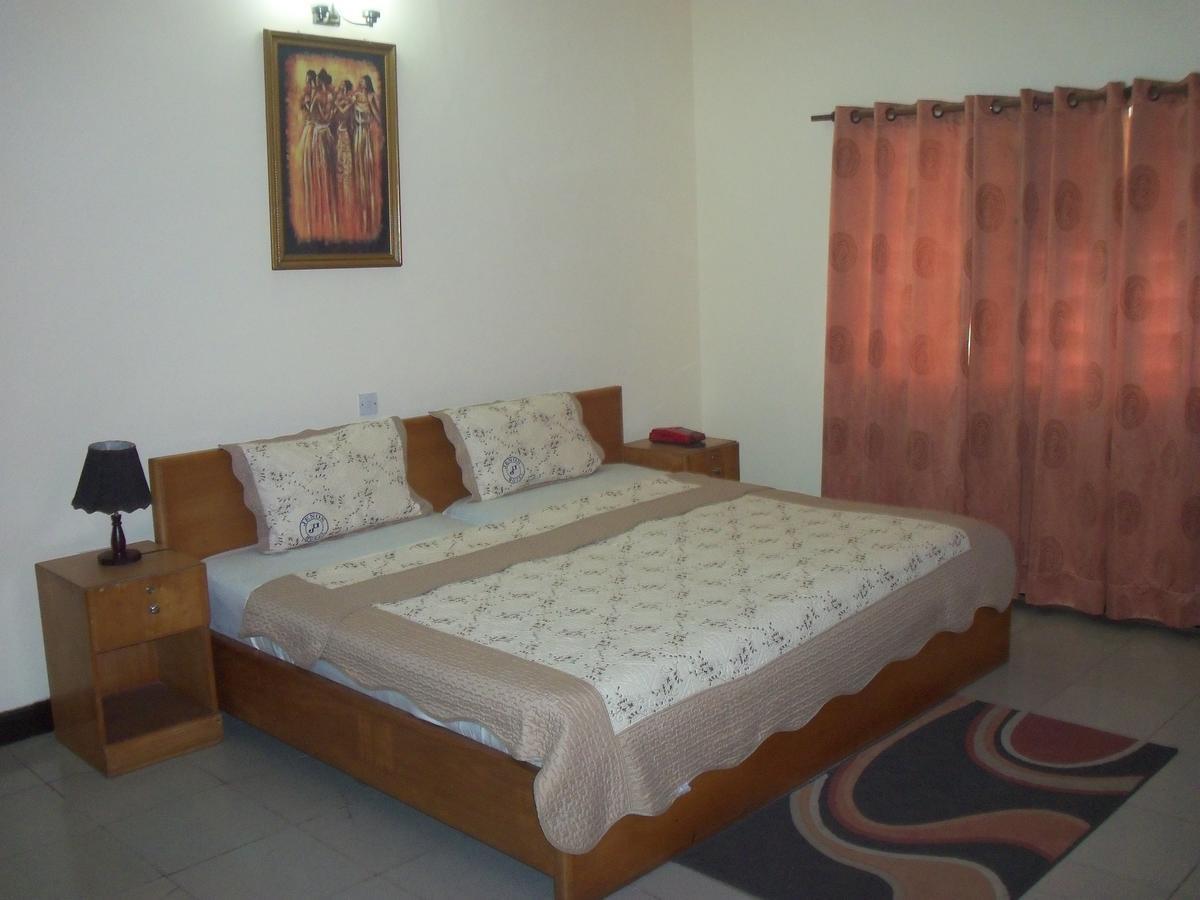 Jenos Hotels Аккра Экстерьер фото